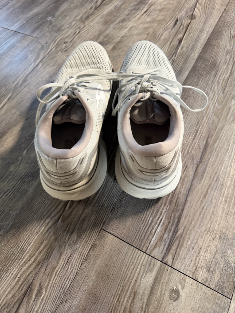 Brooks Shoes - Picture 2 of 8